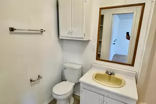 1504 Iris Cir, Greenville, NC 27858 - Photo 6