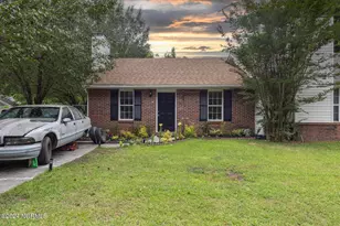 1902 Rolling Ridge Dr, Piney Green, NC 28544 - Photo 2