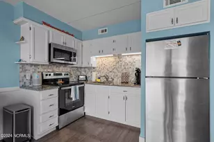 222 Carolina Beach Ave N, Carolina Beach, NC 28428 - Photo 8