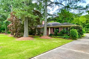 711 N East St, Roseboro, NC 28382 - Photo 2