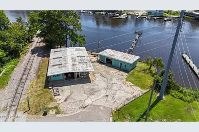1054 E Main Street, Washington, NC 27889 - Photo 2