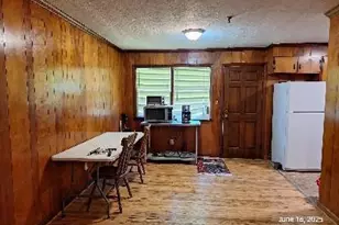 213 W Burkhead St, Whiteville, NC 28472 - Photo 2