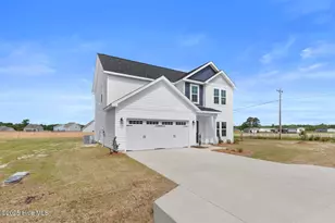 102 Coastal Mdws Dr, Stella, NC 28582 - Photo 2