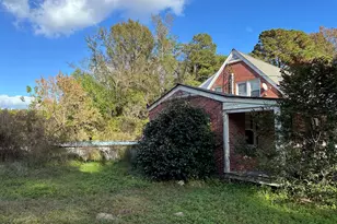 570 W Main St, Wallace, NC 28466 - Photo 2