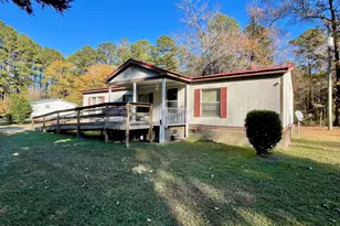 1109 Bee Gee Ln, Williamston, NC 27892 - Photo 4
