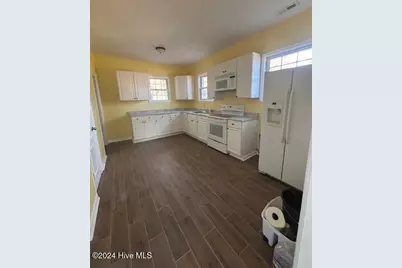 201 W Highland Avenue, Kinston, NC 28501 - Photo 6