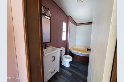 300 Horace Ward Avenue, Windsor, NC 27983 - Photo 8