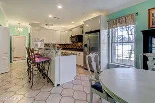613 Clarendon Ave, Carolina Beach, NC 28428 - Photo 30