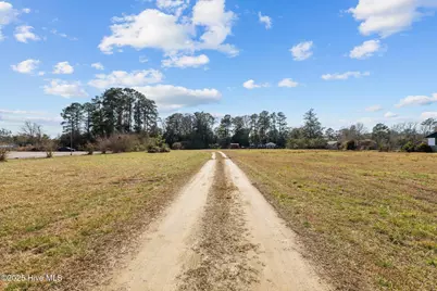 2415 Neuse Boulevard, New Bern, NC 28560 - Photo 18