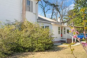 329 W Jones St, Trenton, NC 28585 - Photo 14