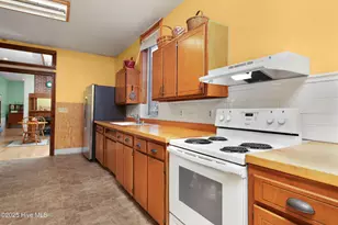 329 W Jones St, Trenton, NC 28585 - Photo 6