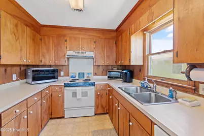 1097 Ocean Boulevard W, Holden Beach, NC 28462 - Photo 24