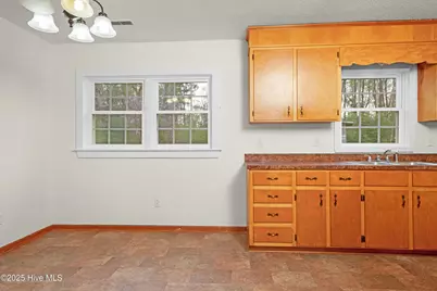 140 Chinchilla Drive, Bayboro, NC 28515 - Photo 6