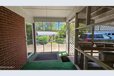 101 Oakland Boulevard, Clinton, NC 28328 - Photo 2