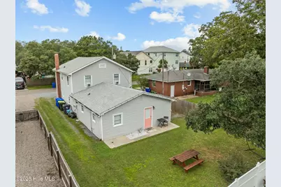 409 Monroe Avenue, Carolina Beach, NC 28428 - Photo 8