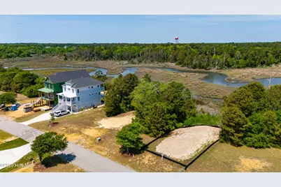 637 Cannonsgate Drive, Newport, NC 28570 - Photo 2