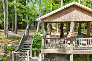 901 Riverview Dr, Burgaw, NC 28425 - Photo 2