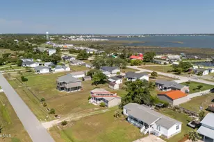 139 Diamond City Dr, Harkers Island, NC 28531 - Photo 8