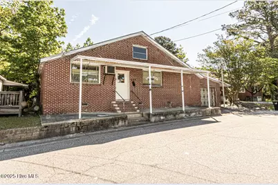 102 Roberson Street, Williamston, NC 27892 - Photo 2