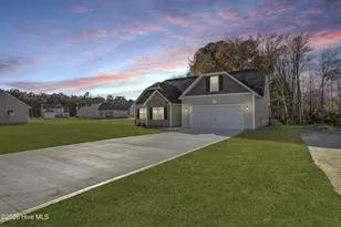 309 Cotton Hl Pl, Hubert, NC 28539 - Photo 2