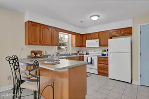 805 Hamlet Ave, Carolina Beach, NC 28428 - Photo 8
