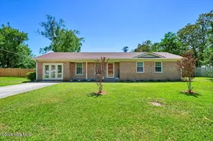 805 Hamlet Ave, Carolina Beach, NC 28428 - Photo 1
