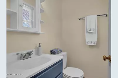 805 Hamlet Avenue, Carolina Beach, NC 28428 - Photo 16