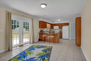 805 Hamlet Ave, Carolina Beach, NC 28428 - Photo 10