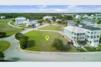 818 Cannonsgate Drive, Newport, NC 28570 - Photo 2