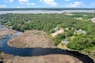 240 White Oak Bluff Road, Stella, NC 28582 - Photo 10