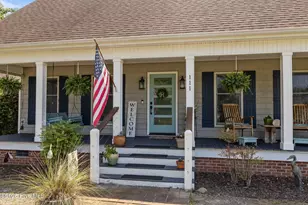 111 Hampton Pl, Newport, NC 28570 - Photo 2