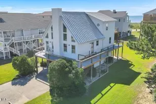 6707 Kings Lynn Dr, Oak Island, NC 28465 - Photo 2