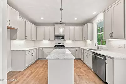 2428 Starling Lane, New Bern, NC 28562 - Photo 10