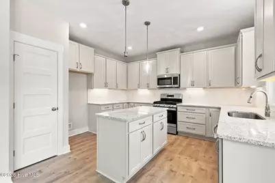 2428 Starling Lane, New Bern, NC 28562 - Photo 8