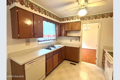 1203 Franklin Avenue, Laurinburg, NC 28352 - Photo 10