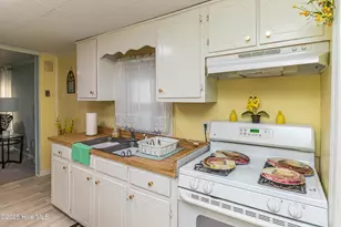 410 Brown Dr, New Bern, NC 28560 - Photo 8