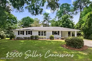 527 W College St, Warsaw, NC 28398 - Photo 1