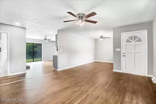 527 W College St, Warsaw, NC 28398 - Photo 16