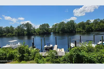 218 Shoreview Drive, New Bern, NC 28562 - Photo 10