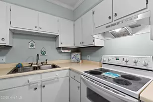 1004 Carolina Beach Ave S, Carolina Beach, NC 28428 - Photo 14