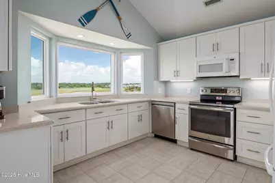 982 Ocean Boulevard W, Holden Beach, NC 28462 - Photo 38
