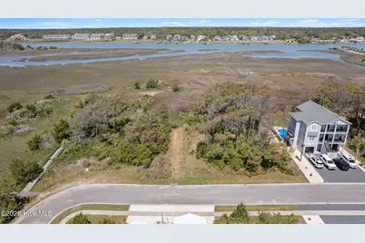 421 E Sixth Street, Ocean Isle Beach, NC 28469 - Photo 6