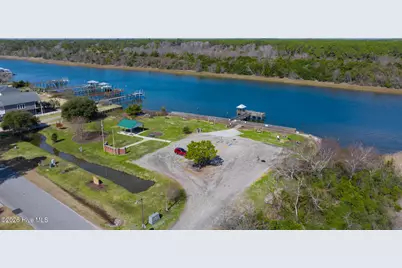 120 NE 17th Street, Oak Island, NC 28465 - Photo 94