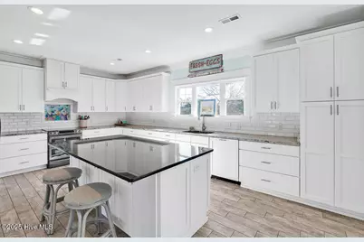 102 SE 68th Street, Oak Island, NC 28465 - Photo 16