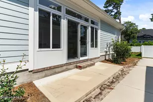 304 W 11th St, Southport, NC 28461 - Photo 14
