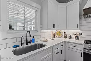304 W 11th St, Southport, NC 28461 - Photo 28