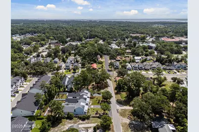 304 W 11th Street, Southport, NC 28461 - Photo 18