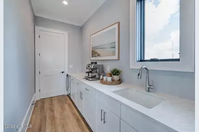 107 Raleigh Avenue, Surf City, NC 28445 - Photo 4