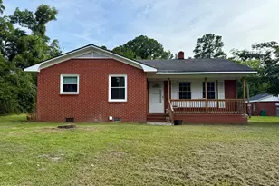 105 Rhodes St, Williamston, NC 27892 - Photo 2