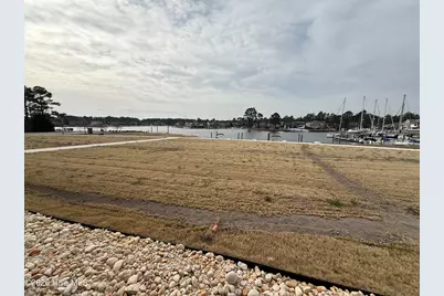 2072 Royal Pines Drive, New Bern, NC 28560 - Photo 24